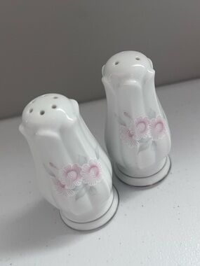 Vintage Noritake Shenandoah Salt and Pepper Shaker Set - Pattern 9729 - Japan
